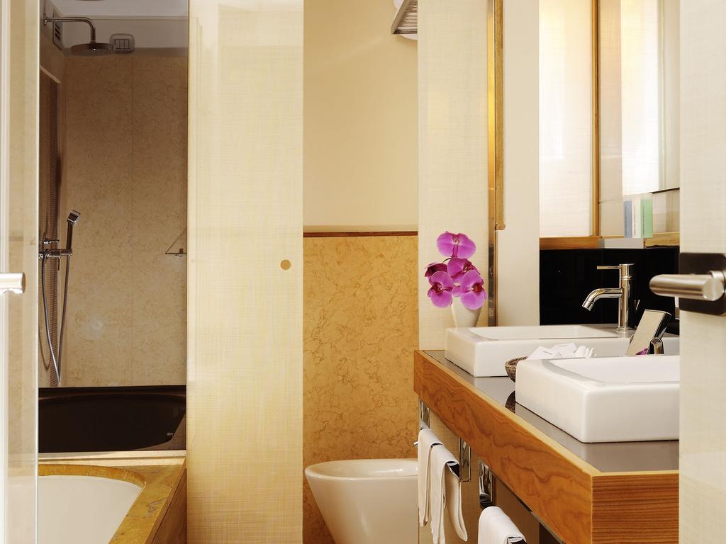 Hotel Mario De' Fiori 37 Rzym Zewnętrze zdjęcie